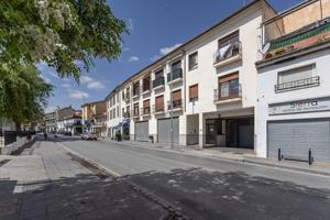 Piso con terraza privada de 51 m² en Los Ogíjares . photo 0
