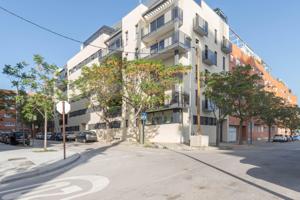 Exclusivo ático con 97 m2 de terraza y vistas a Sierra Nevada en Barrio Periodistas photo 0