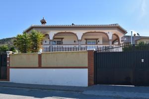 Espectacular chalet de lujo en El Puntal photo 0