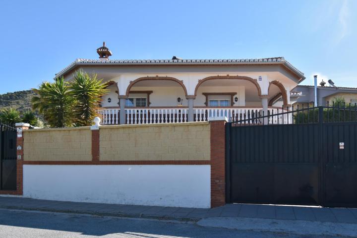 Espectacular chalet de lujo en El Puntal photo 0
