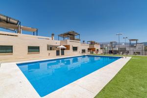 ¡CASA ADOSADA JUNTO AL CAMPO DE GOLF DE LAS GABIAS! photo 0