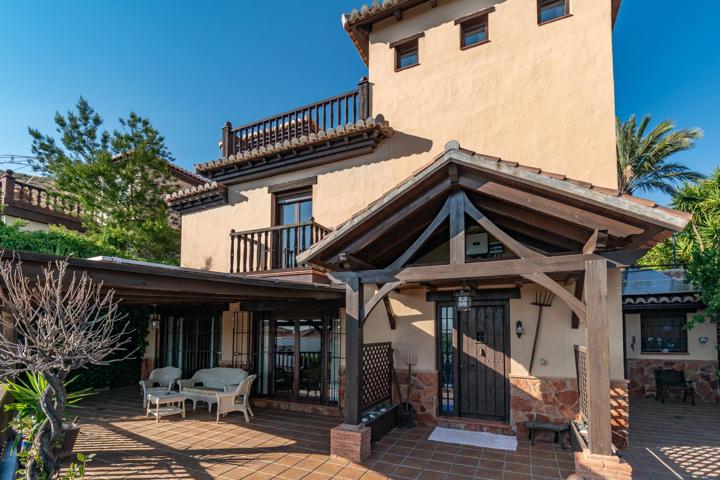 PRECIOSO CHALET EN CERRO DEL ORO-CENES DE LA VEGA photo 0