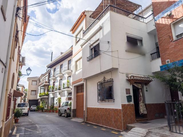 Amplia y luminosa casa en esquina en Pinos Genil. photo 0