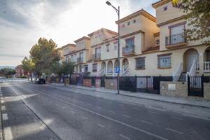 Amplio Adosado en Cullar Vega - Ideal para Familias 🌟 photo 0