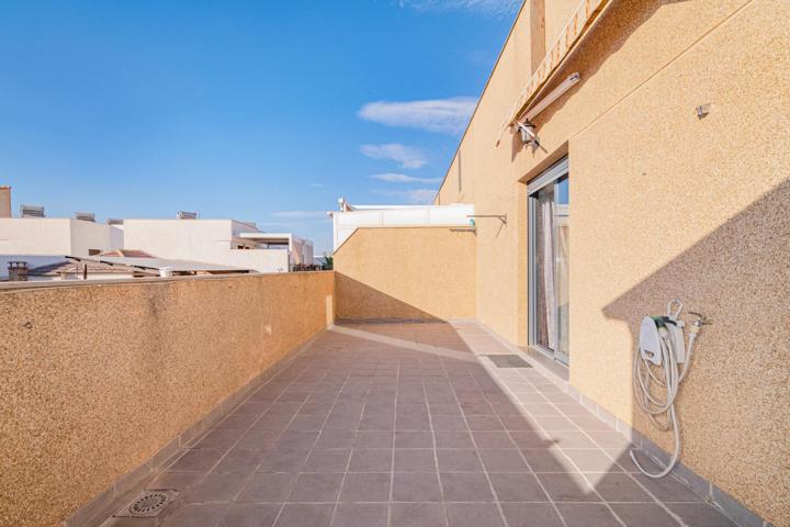 Ático espectacular con amplia terraza, en el centro de Armilla. photo 0