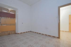 Casa en Atarfe - Oportunidad para Reformar y Personalizar photo 0