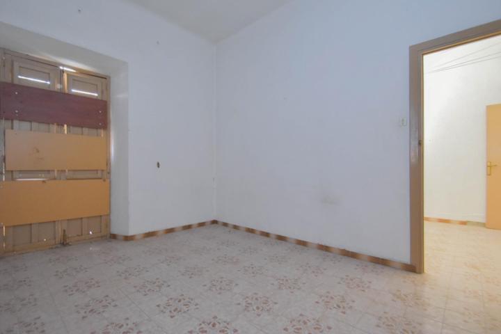 Casa en Atarfe - Oportunidad para Reformar y Personalizar photo 0