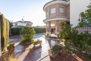 MAGNIFICO CHALET EN PANTANO DE CUBILLAS!!! photo 0