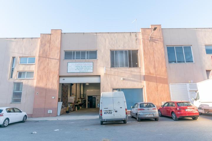 NAVE EN VENTA EN EL POLÍGONO JUNCARIL photo 0