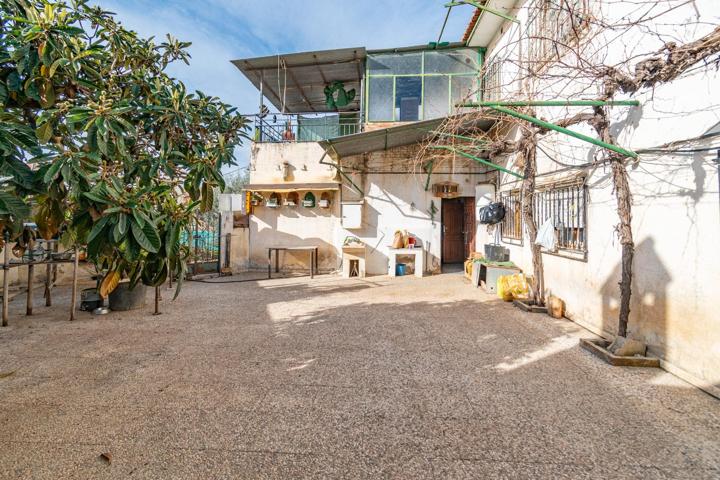 GRAN VIVIENDA SOBRE SOLAR DE 781 M. photo 0