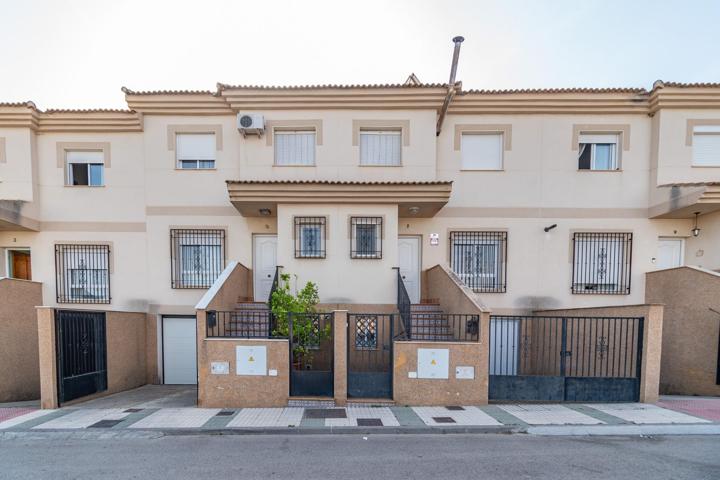 Casa en Urbanización con Piscina en Cijuela photo 0