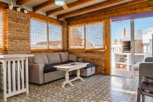 Magnífica casa con 3 apartamentos con licencia de alquiler turístico en La Caleta a 80 m de la playa en Salobreña!!! photo 0