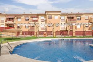 Piso de 3 dormitorios con piscina en Alhendín, junto al Ayuntamiento!! photo 0