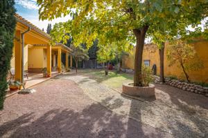 Gran chalet en Alhendín con 7 dormitorios, piscina y pista de tenis. ...Ideal también como inversión para alquiler rural!! photo 0