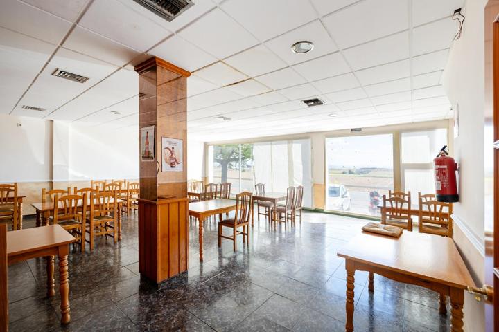 ¡OPORTUNIDAD ÚNICA DE INVERSIÓN! Edificio Multifuncional de 900 m2 en Plena Vega Granadina, en primera línea de carretera!!!. photo 0