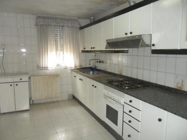 Casa En venta en Ourense photo 0