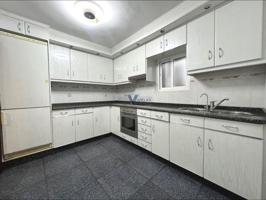 Casa En venta en Ourense photo 0