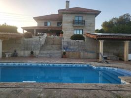 Unifamiliar En venta en San Cibrao das Viñas photo 0