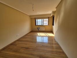 Piso En venta en Ourense photo 0