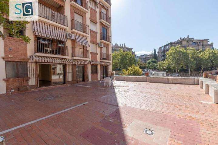 Piso con enorme terraza, y con plaza de garaje y trastero, junto al Paseo del Violón photo 0