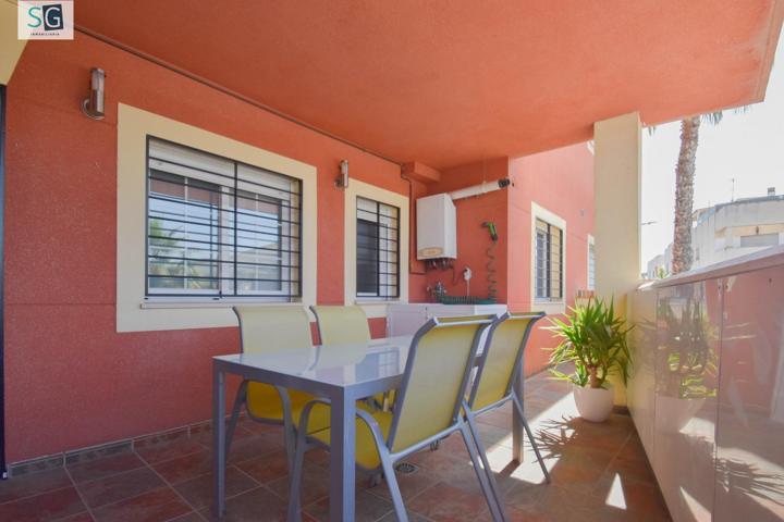 PISO CON TERRAZA, GARAJE Y TRASTERO photo 0
