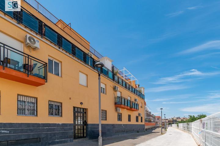 Precioso ático dúplex en Churriana de la Vega photo 0