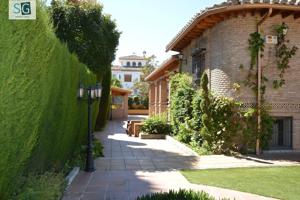 EXCLUSIVO CHALET UNA PLANTA CON 2300M2 DE PARCELA photo 0