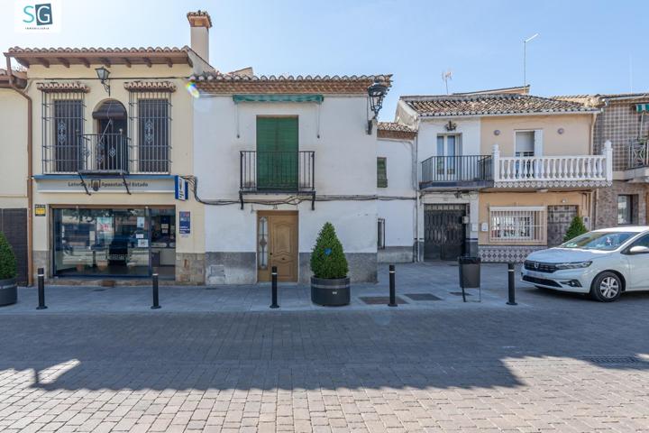 Casa con patio en el centro de Ogijares photo 0