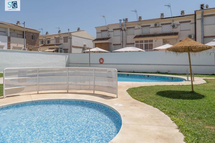 Atractivo Adosado en Belicena con Patio, Garaje y Piscina Comunitaria photo 0