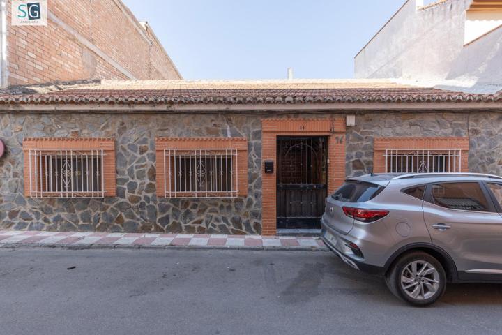 Oportunidad en Armilla: amplia casa de 250 m² para reformar a tu gusto photo 0