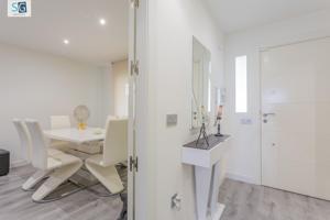 Casa totalmente reformada con 3 dormitorios, patio y placas fotovoltaicas photo 0