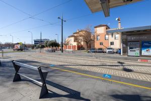 Espectacular casa ubicada en el exclusivo barrio de Albayda, diseñada con una distribución funcional photo 0