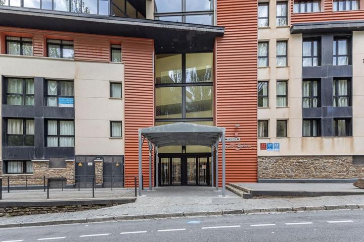 Apartamento con plaza de garaje en Edificio Gorbea. 📣 Alta rentabilidad en Sierra Nevada photo 0
