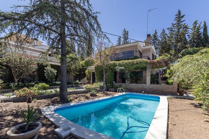 CASA CON TERRENO Y PISCINA EN LA ZUBIA photo 0