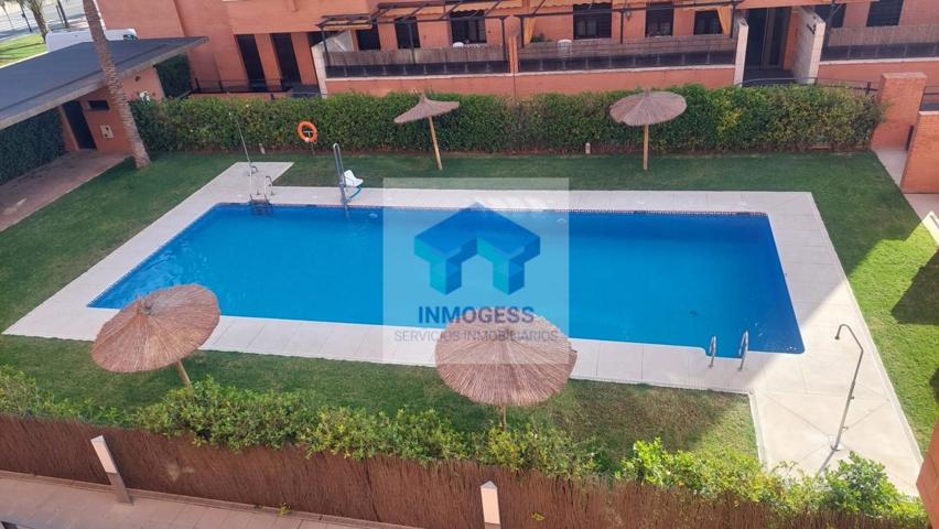 Piso con zonas comunes y piscina photo 0