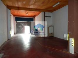 Oportunidad de Inversión en El Carpio (Córdoba): Edificio con Potencial Residencial o Inversor photo 0