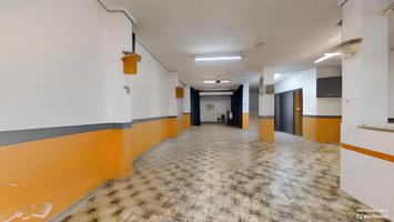 Local en venta en Silla de 170 m2 photo 0