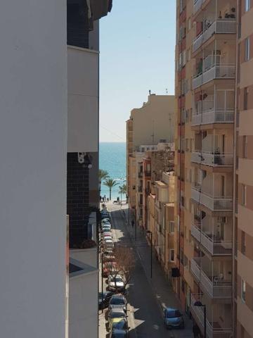 Piso en alquiler de 3 dormitorios, solo de Sep-Junio. photo 0