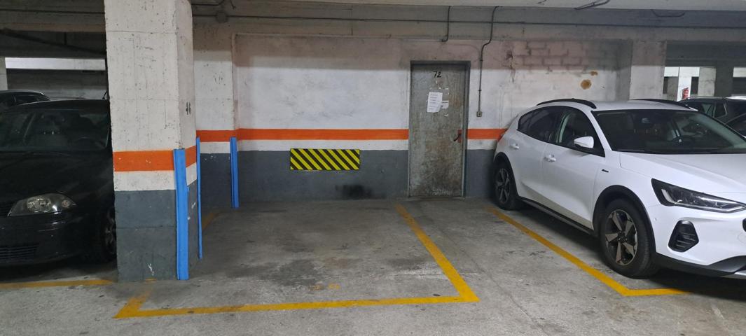 ES LLOGA PLAÇA DE PÀRQUING LA MARINA DE PORT SE  ALQUILA PLAZA DE PARKING LA MARINA DE PORT photo 0