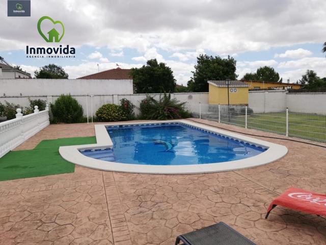 IMPRESIONANTE CHALET CON SALON CAMPERO photo 0