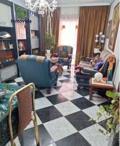 Amplio y Reformado Piso en Carlos III, Córdoba - Ideal para Familias photo 0