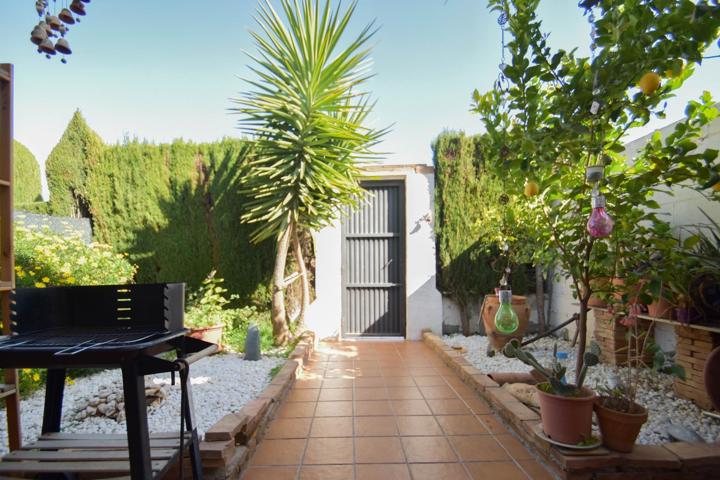 UNIFAMILIAR ADOSADA EN LOMALINDA, OGIJARES, RESIDENCIAL PRIVADO CON PISCINA Y ZONAS COMUNES, photo 0