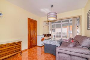 Piso en Zona Hipercor photo 0