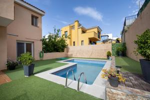 Unifamiliar En venta en Altos De La Zubia, La Zubia photo 0