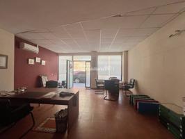 Local Comercial en venta Talavera de la Reina salida de humos en calle Alberche de 57 metros + entreplanta 37 metros en photo 0