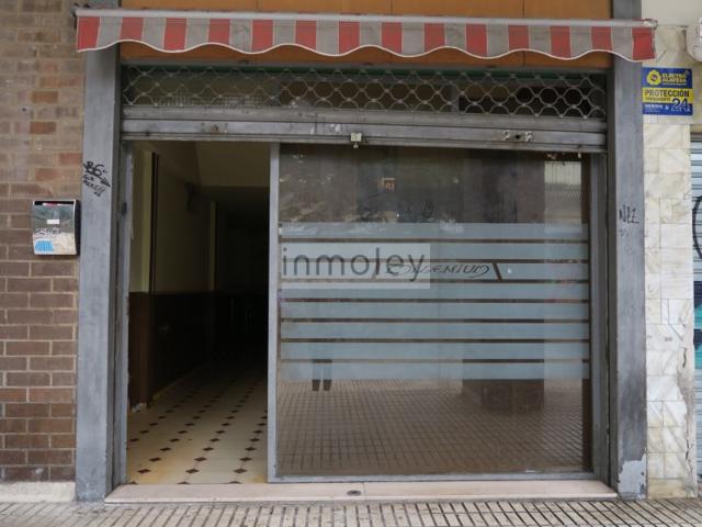 Local En venta en Vitoria - Gasteiz photo 0