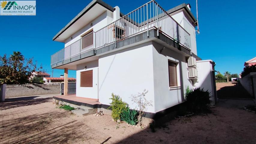 CHALET EN 2 PLANTAS TOTALMENTE REFORMADO! ZONA BOVERALS! MUY CERCA DEL CENTRO Y PLAYA! photo 0