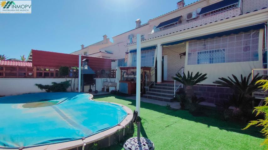 ADOSADO EN URBANIZACION CON GARAJE Y PISCINA PRIVADA! MUY LUMINOSO! photo 0
