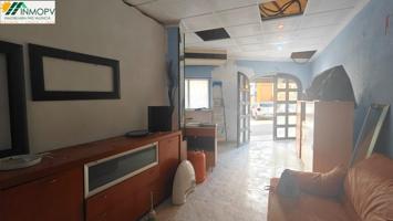 SE VENDE LOCAL COMERCIAL EN LA PLAZA SAN SEBASTIAN! photo 0