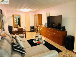 SE VENDE PISO DE 4 DORMITORIOS EN LA CALLE PILAR! PLAZA DE APARCAMIENTO INCLUIDA! photo 0